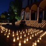Μια πλατεία γεμάτη φως, μουσική και εκείνη τη σπάνια αίσθηση ότι ο χρόνος για λίγο…χαμηλώνει ταχύτητα!